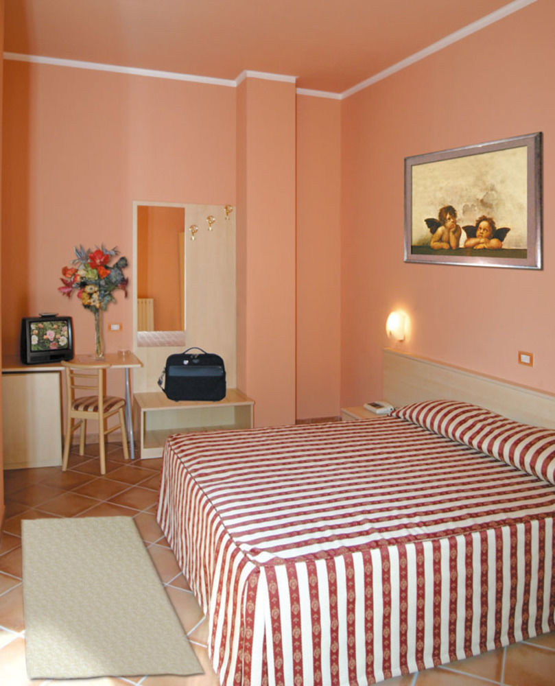 Hotel Di Rocco Loreto Aprutino Exterior photo